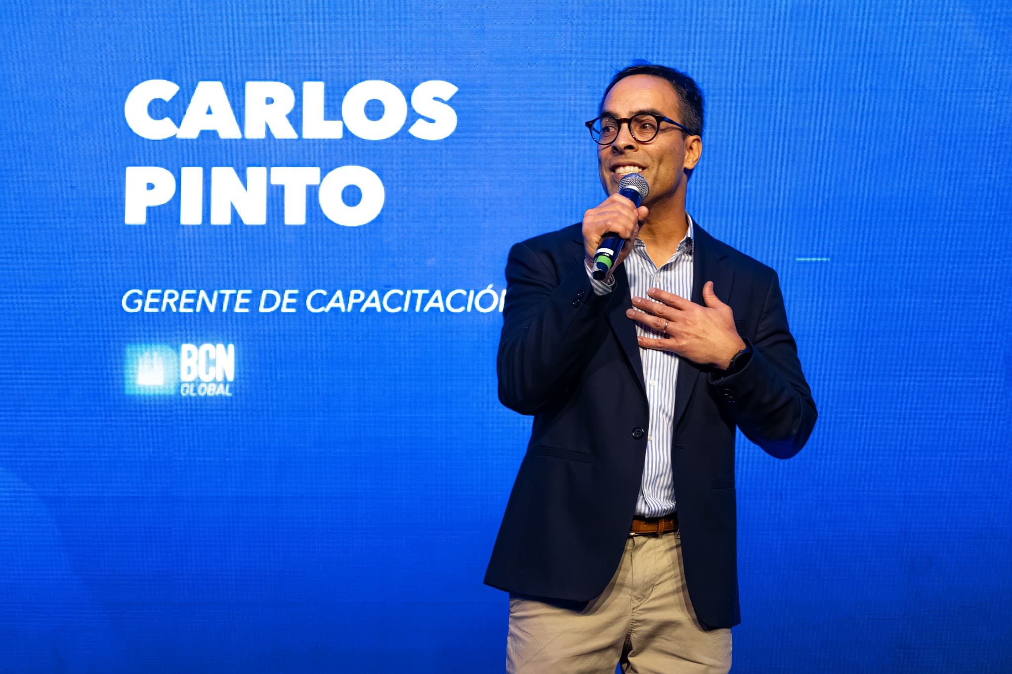 Equipo de BCN Global y participantes en un evento de capacitación corporativa